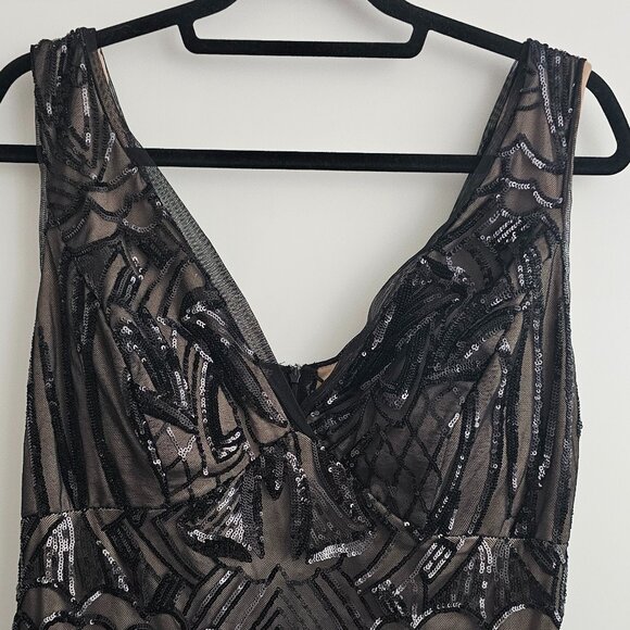 R & M Richards Sleeveless V-Neck Godet Skirt Embellished Long Sequin Dress - Picture 3 of 15